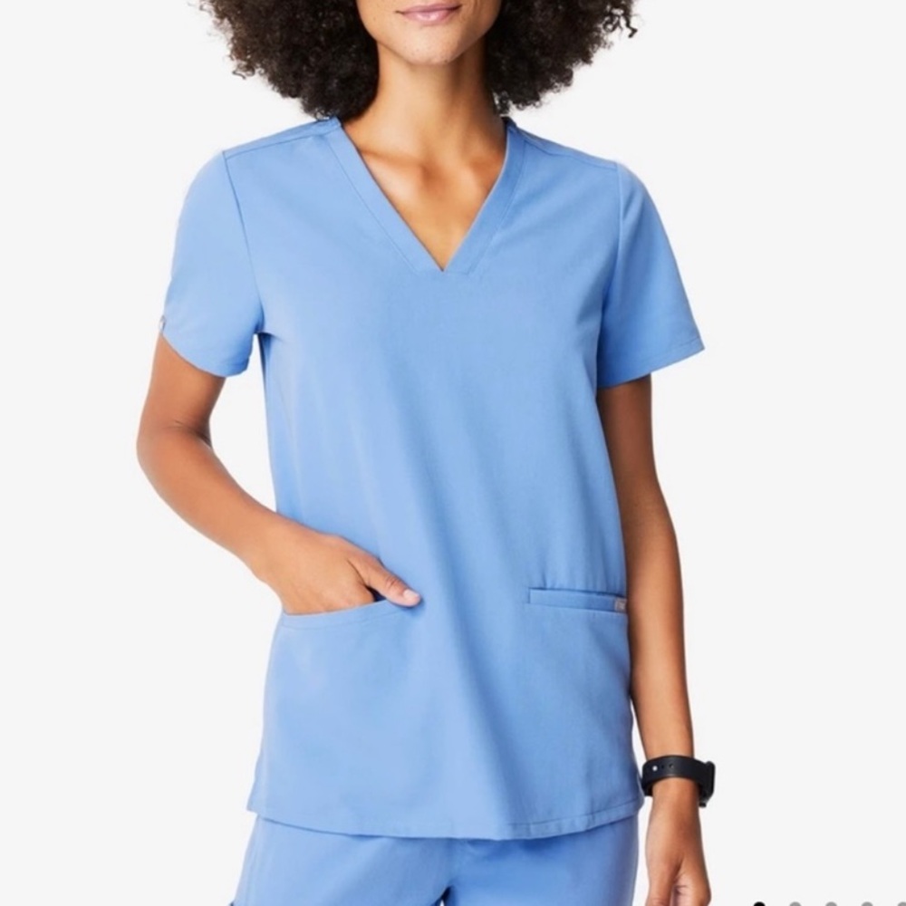 Figs casma three pocket Scrub Top aya healthcare embroidered Size S NWT blue
